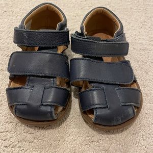Kids: Stride Rite navy leather sandal size 6.5W